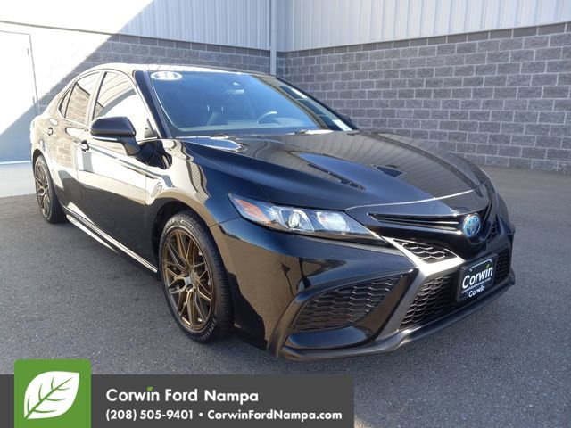 Used 2023 Toyota Camry SE w/ Cold Weather Package