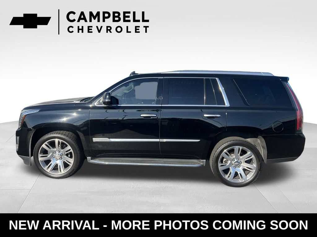 Used 2016 Cadillac Escalade Luxury AWD/4WD image 2