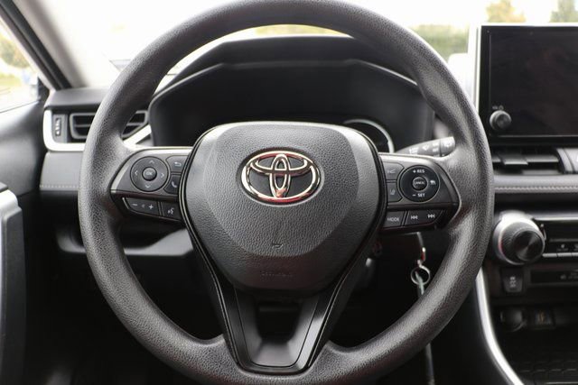 Used 2023 Toyota RAV4 LE image 6