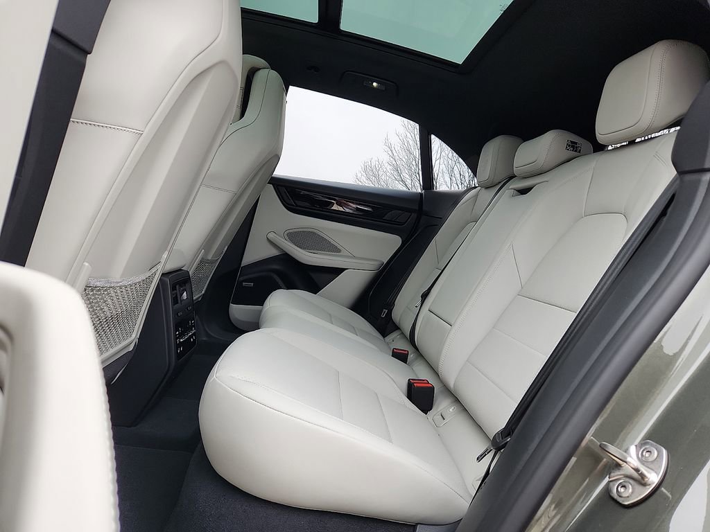 New 2026 Porsche Macan 4 Electric AWD/4WD image 9