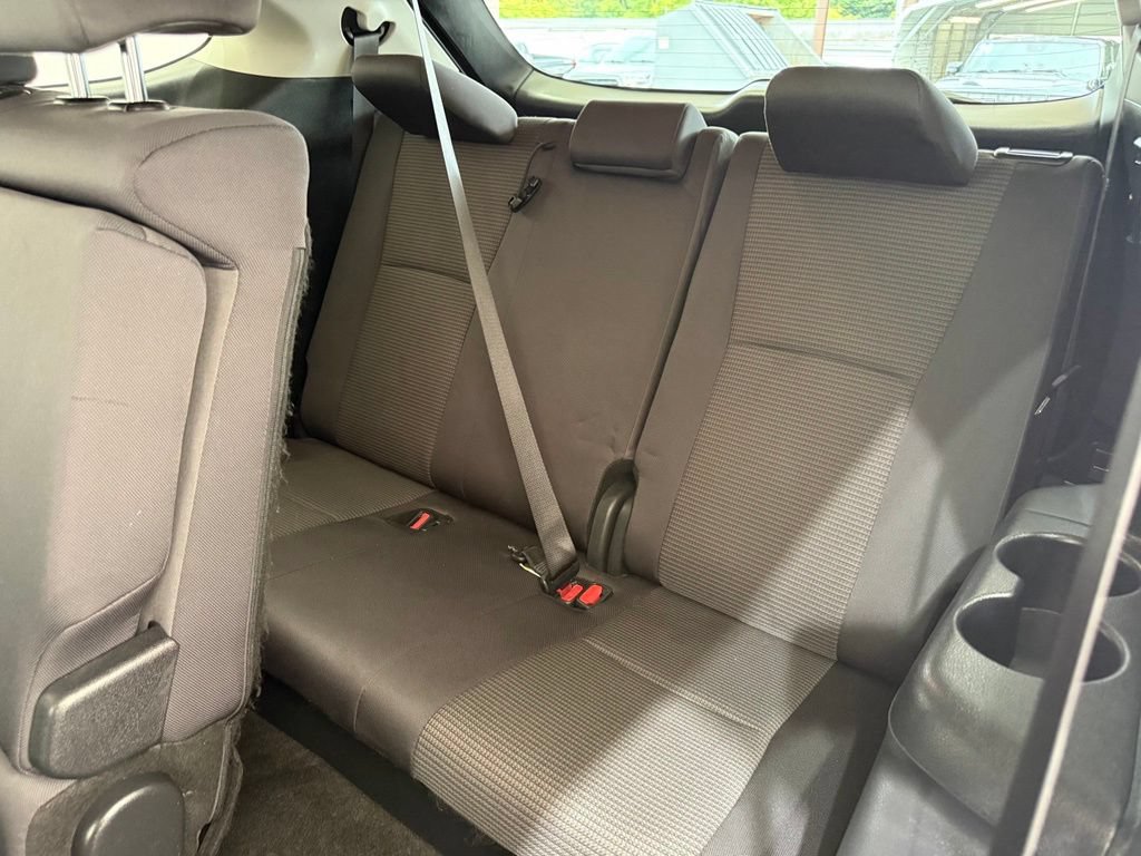 Used 2024 Toyota Highlander LE AWD/4WD image 20