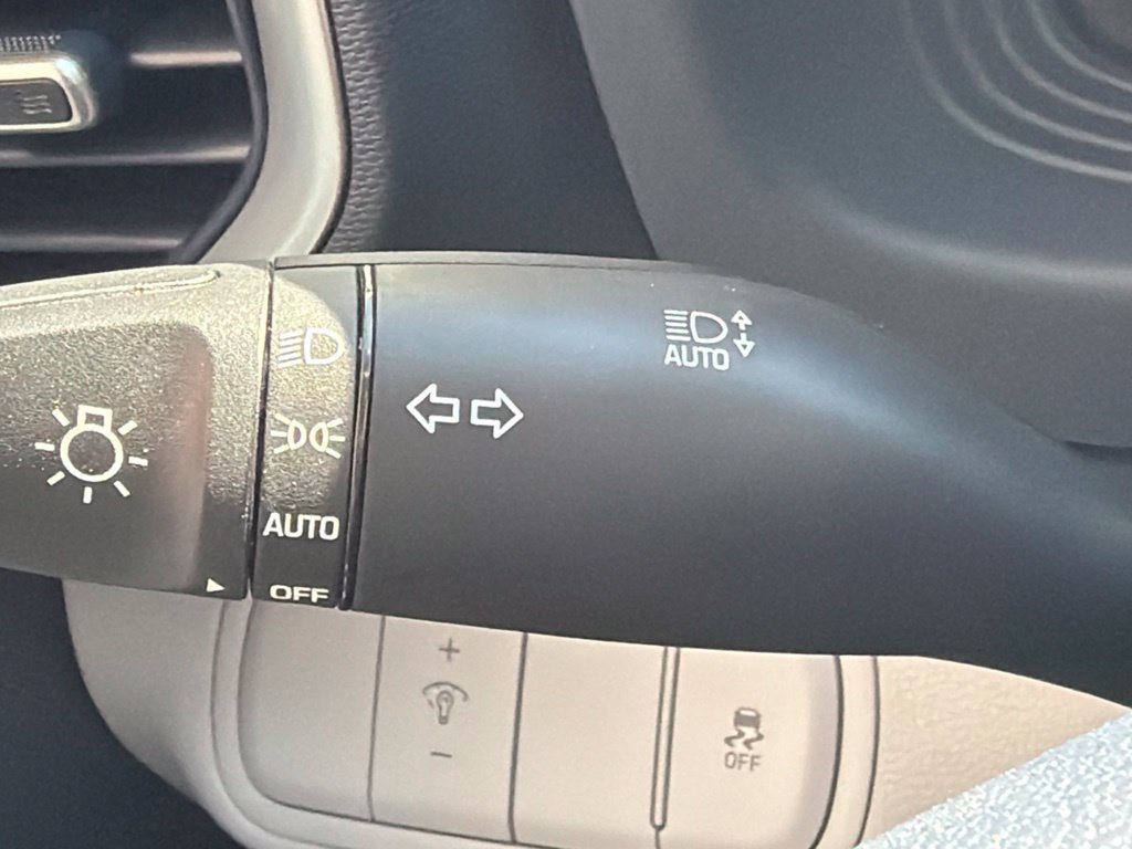 New 2026 Hyundai Venue SEL FWD image 31