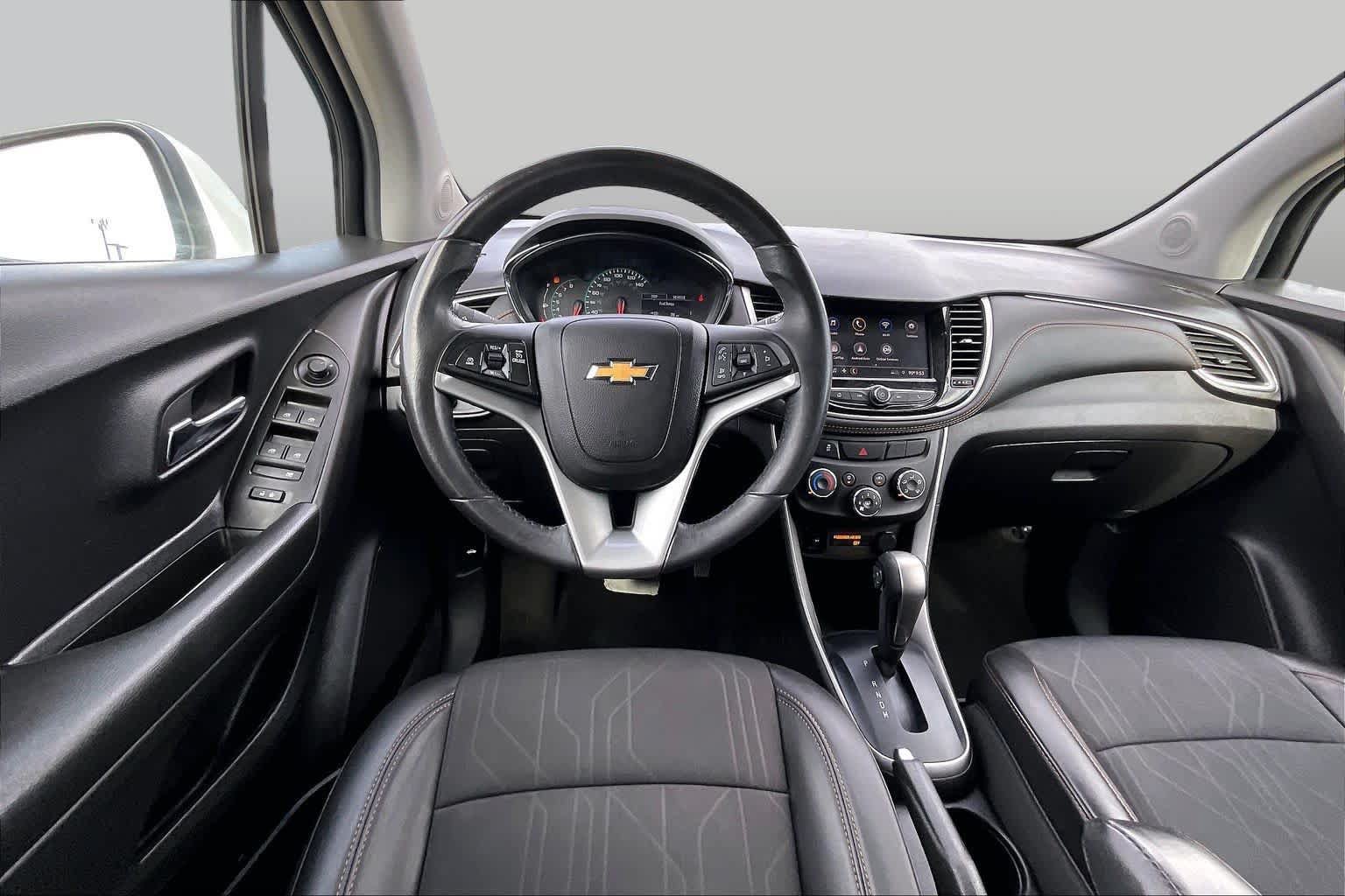 Used 2022 Chevrolet Trax LT w/ LT Convenience Package AWD/4WD image 6