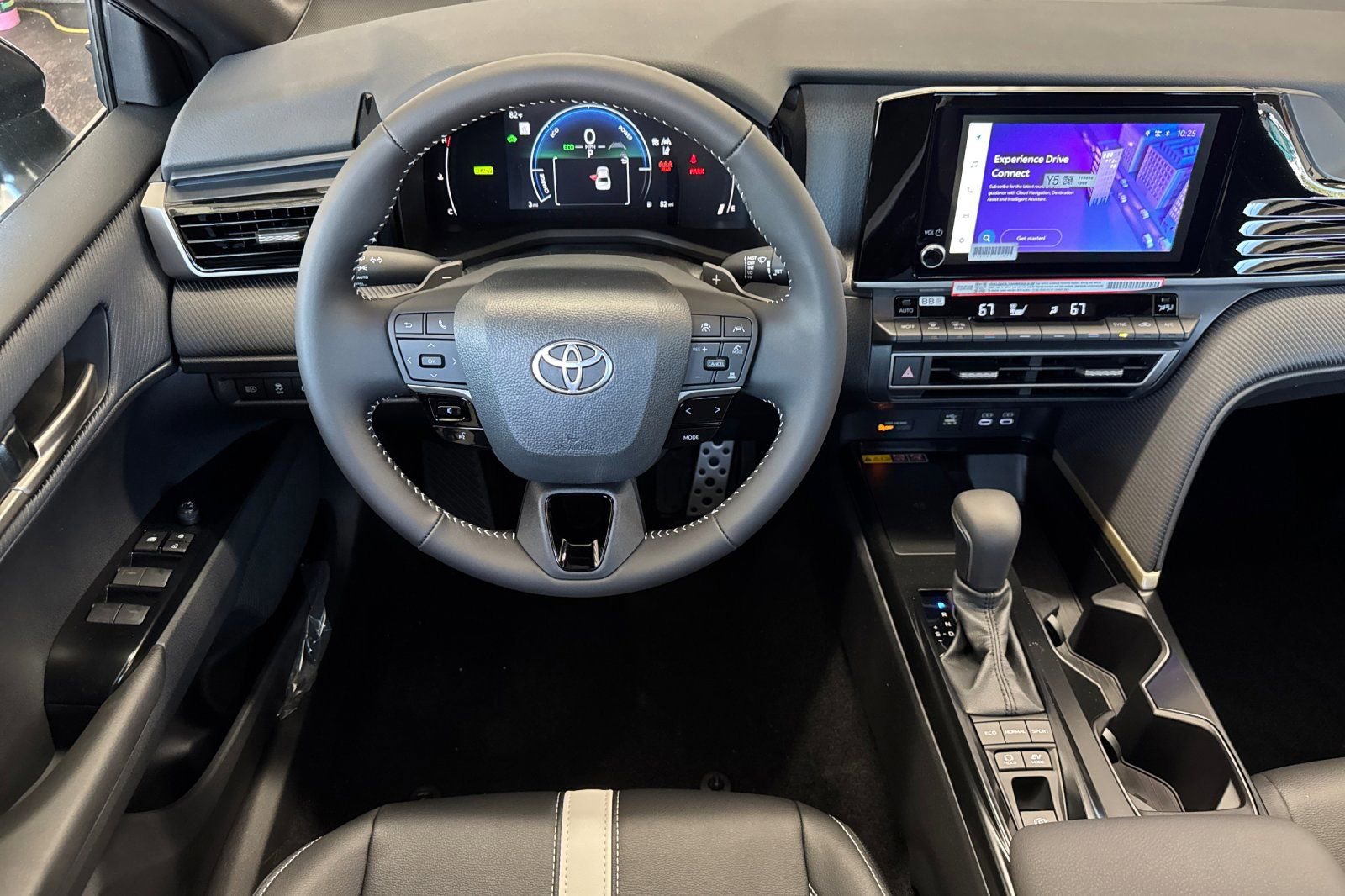 New 2026 Toyota Camry Hybrid FWD image 16