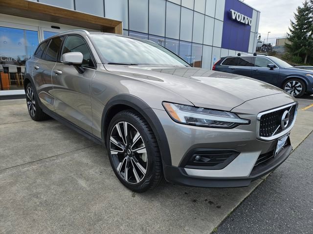 Used 2021 Volvo V60 T5 Cross Country w/ Advanced Package image 3