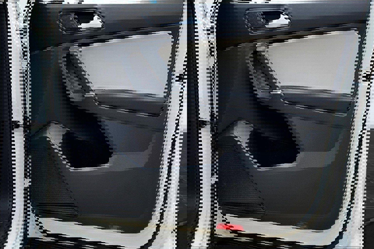 Used 2020 Volkswagen Tiguan SEL image 23