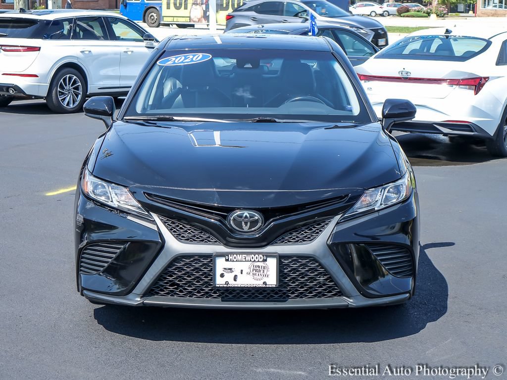 Used 2020 Toyota Camry SE FWD image 2