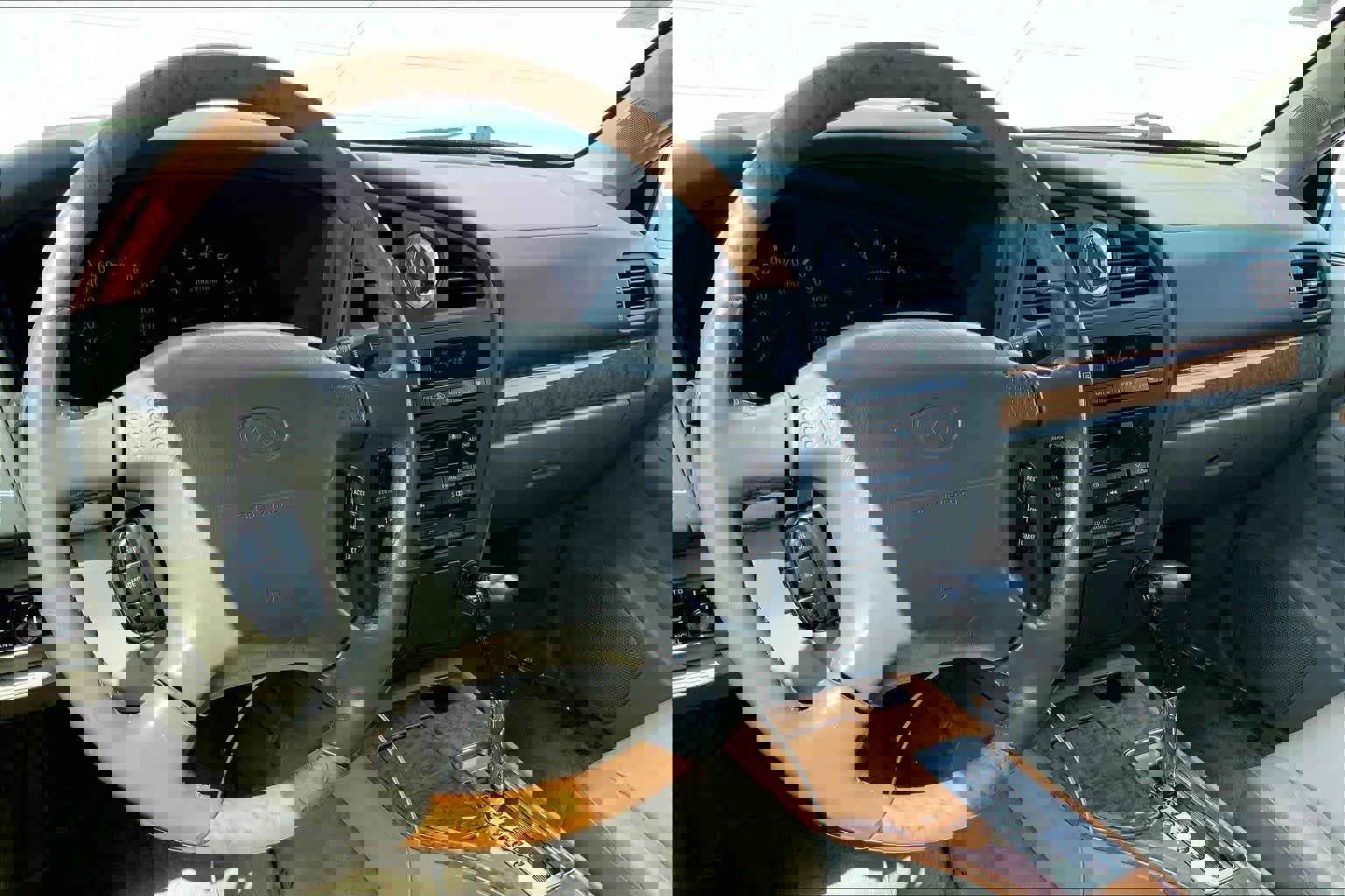 Used 2001 INFINITI QX4 2WD image 3