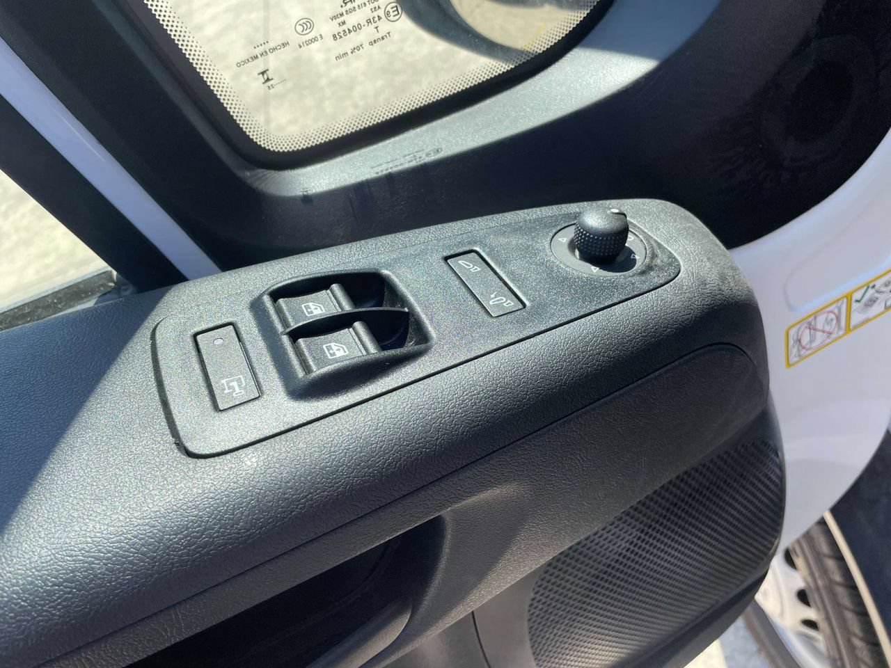 New 2025 RAM ProMaster 2500 w/ Safety Group FWD image 28