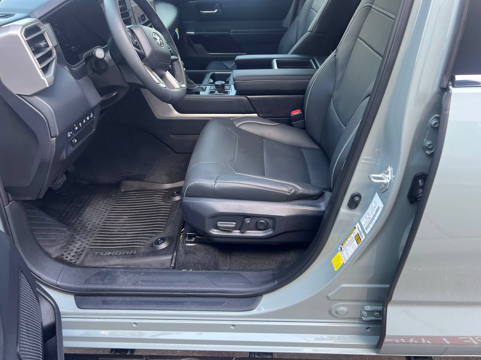 Used 2026 Toyota Tundra Limited AWD/4WD image 8