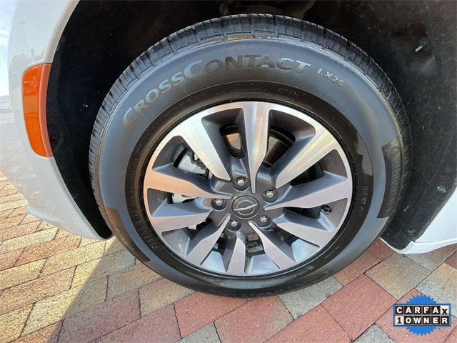 Used 2022 Chrysler Pacifica Touring-L image 10