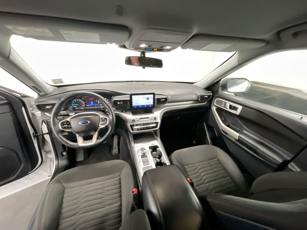 Used 2020 Ford Explorer XLT image 19