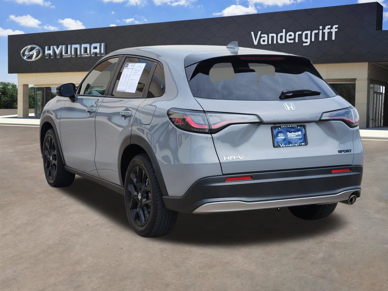 Used 2025 Honda HR-V Sport image 3