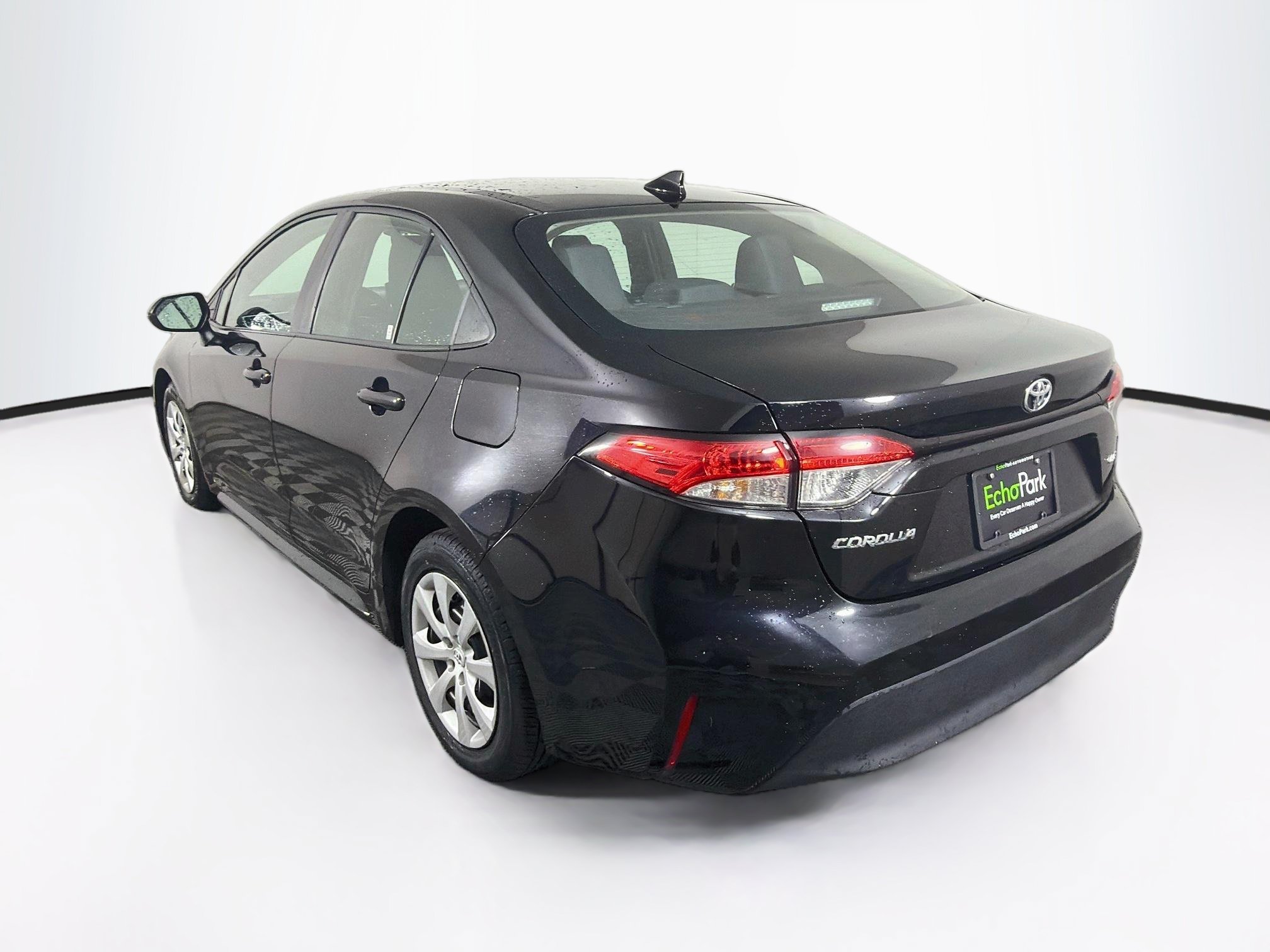 Used 2025 Toyota Corolla LE FWD image 5