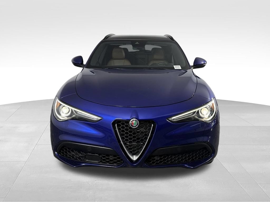 Used 2023 Alfa Romeo Stelvio Ti AWD/4WD image 11