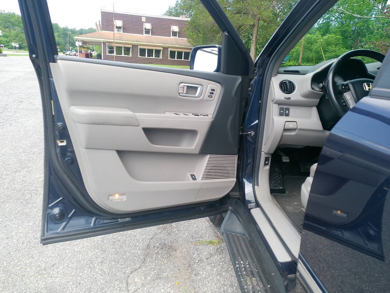Used 2012 Honda Pilot Touring image 14