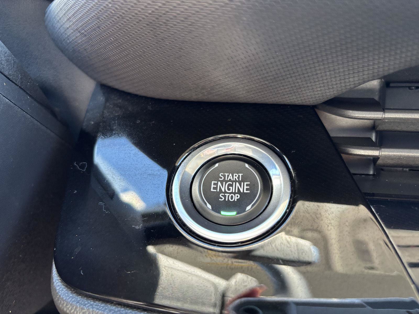 Used 2025 Buick Envision Preferred AWD/4WD image 27