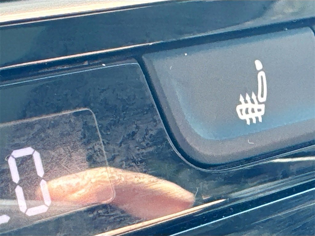 Used 2018 Volkswagen Atlas SEL Premium image 22