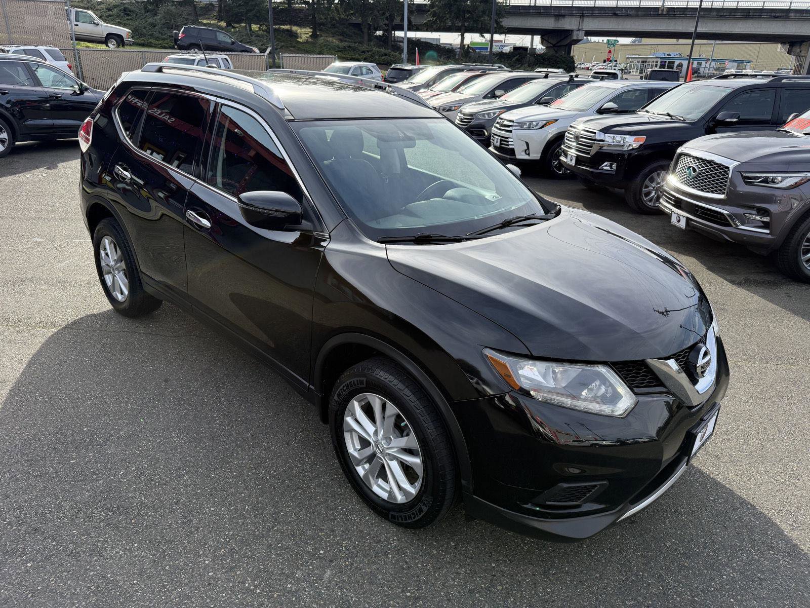 Used 2016 Nissan Rogue SV image 5