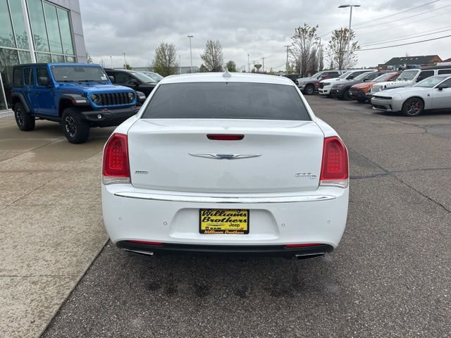 Used 2017 Chrysler 300 C w/ Safetytec Plus Group AWD/4WD image 6