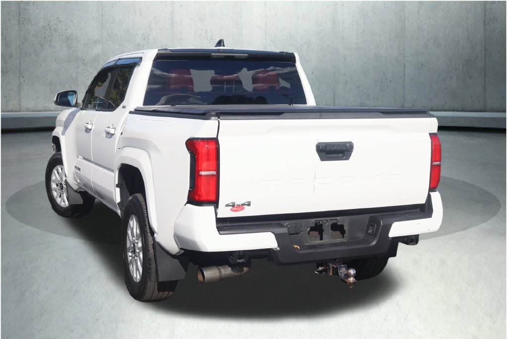Used 2025 Toyota Tacoma SR5 AWD/4WD image 34
