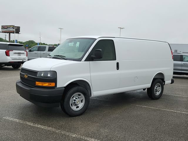 New 2026 Chevrolet Express 3500 RWD image 3