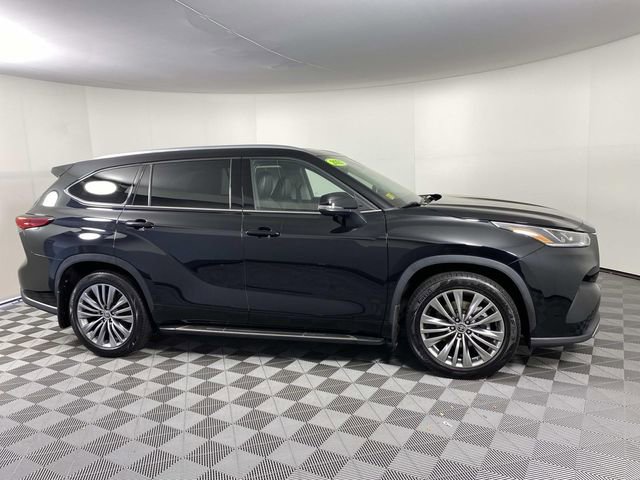 Used 2021 Toyota Highlander Platinum AWD/4WD image 10