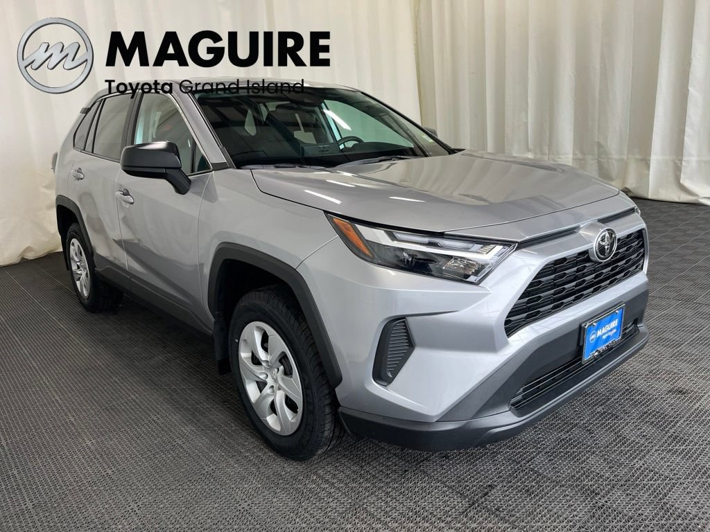 Used 2024 Toyota RAV4 LE AWD/4WD image 32