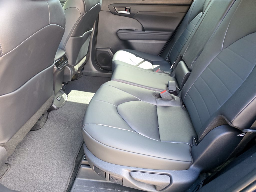 Certified 2026 Toyota Highlander XLE AWD/4WD image 23