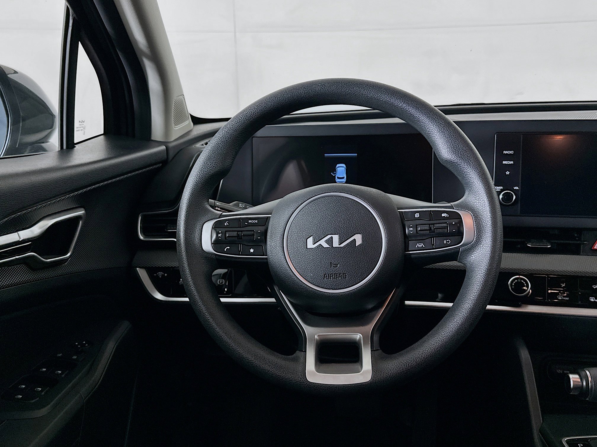 Used 2025 Kia Sportage LX image 17