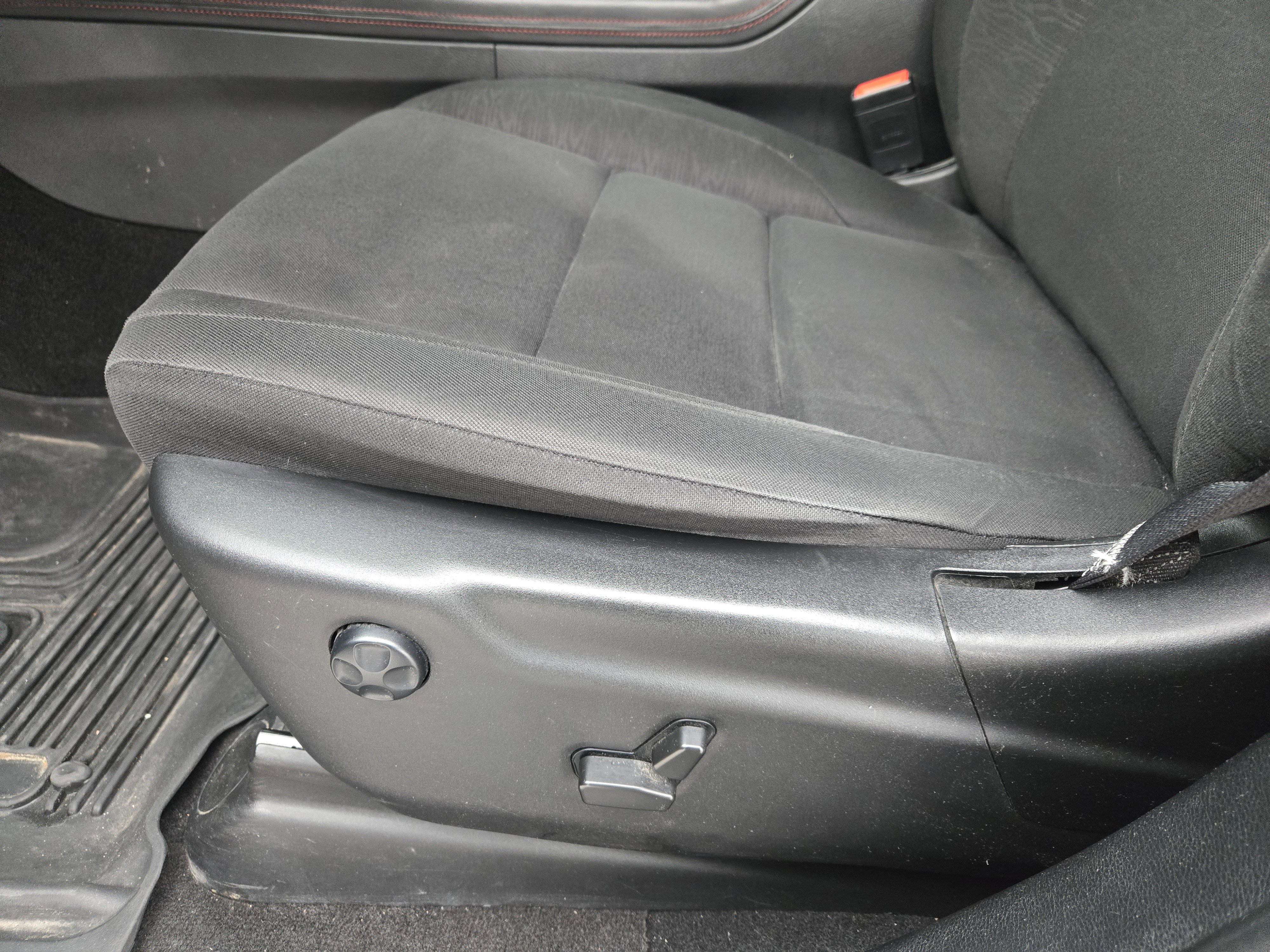 Used 2023 Dodge Durango GT image 27