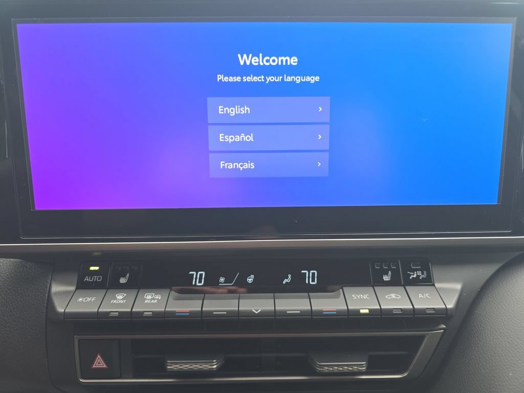 Used 2025 Toyota Camry XSE FWD image 31