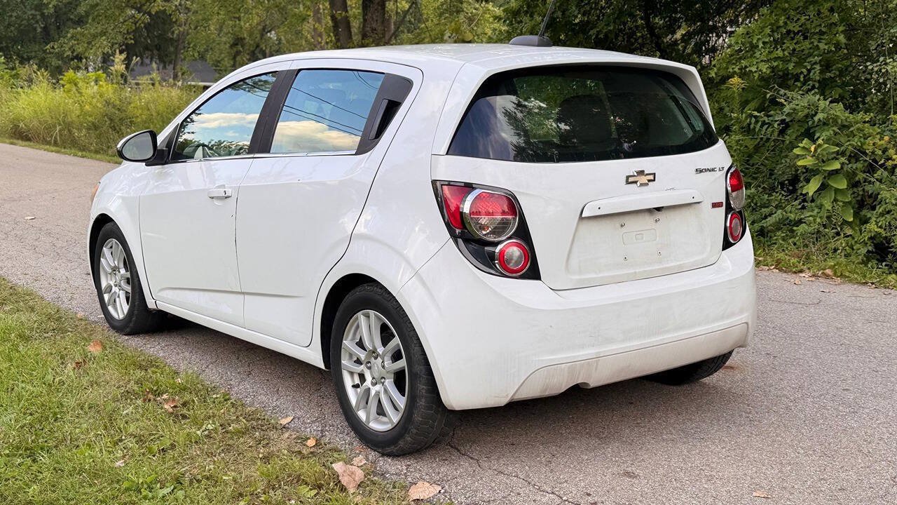 Used 2015 Chevrolet Sonic LT w/ Fun and Sun Package FWD image 5