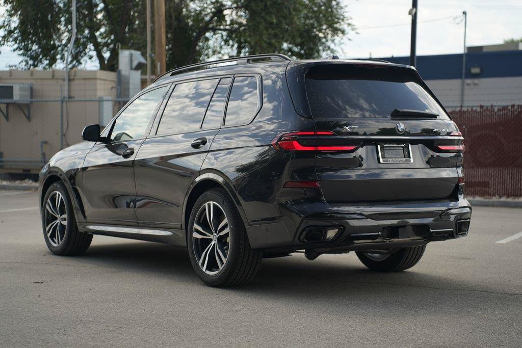 Used 2027 BMW X7 xDrive40i w/ Executive Package AWD/4WD image 3