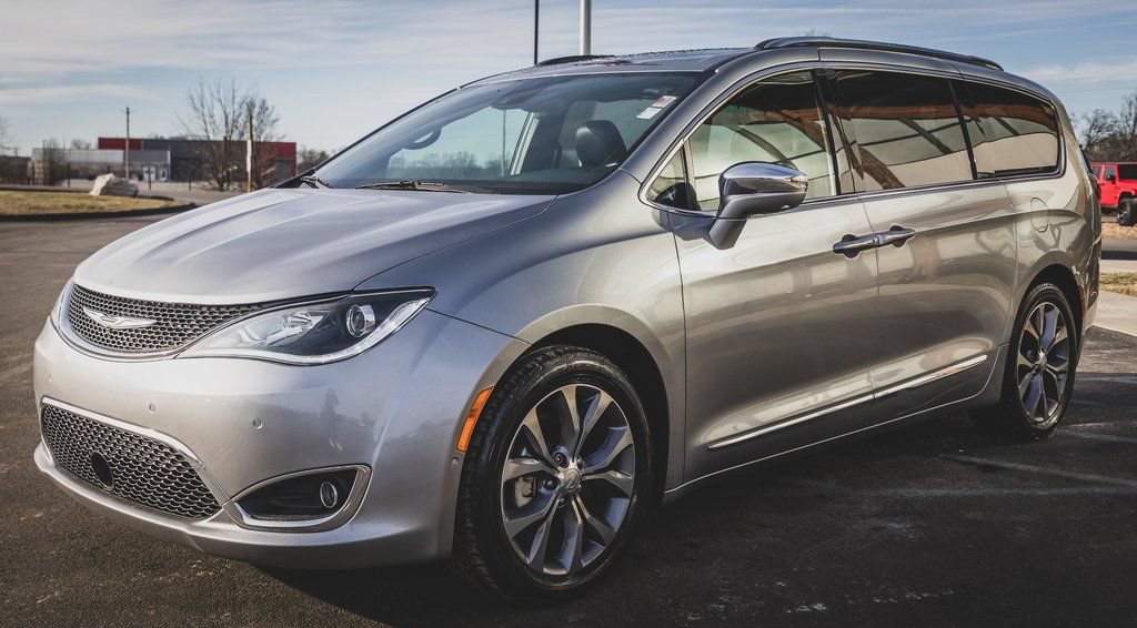 Used 2020 Chrysler Pacifica Limited FWD image 17