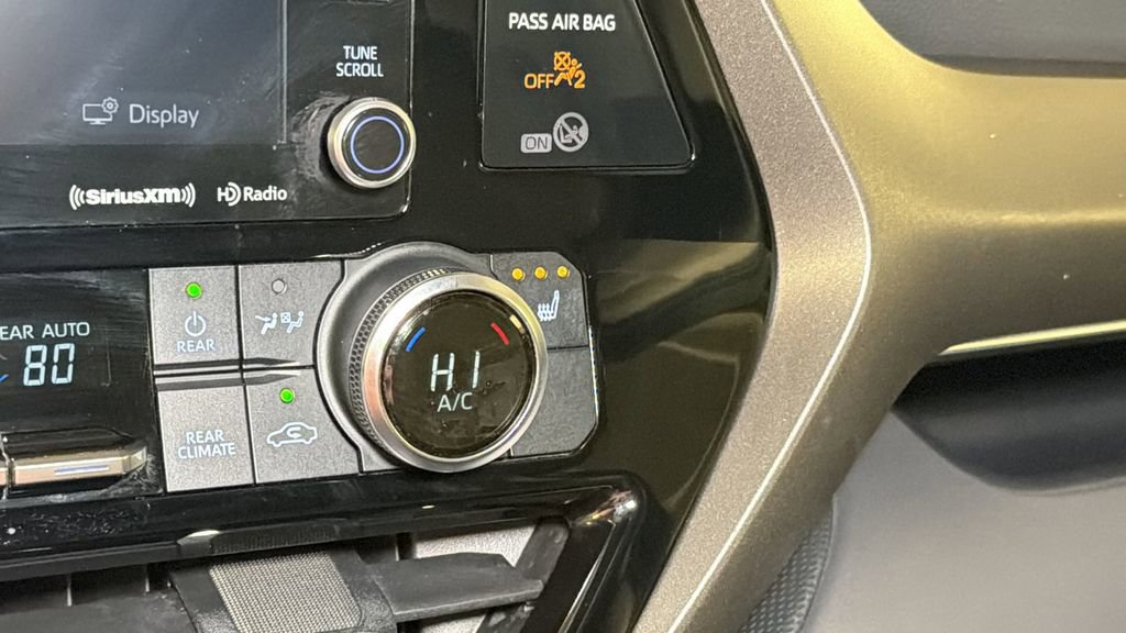 Used 2021 Toyota Highlander XLE image 25