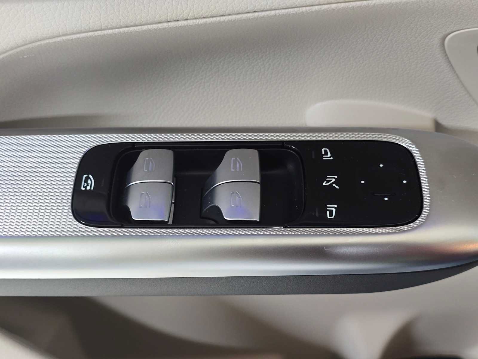 Certified 2026 Mercedes-Benz GLC 300 4MATIC image 24