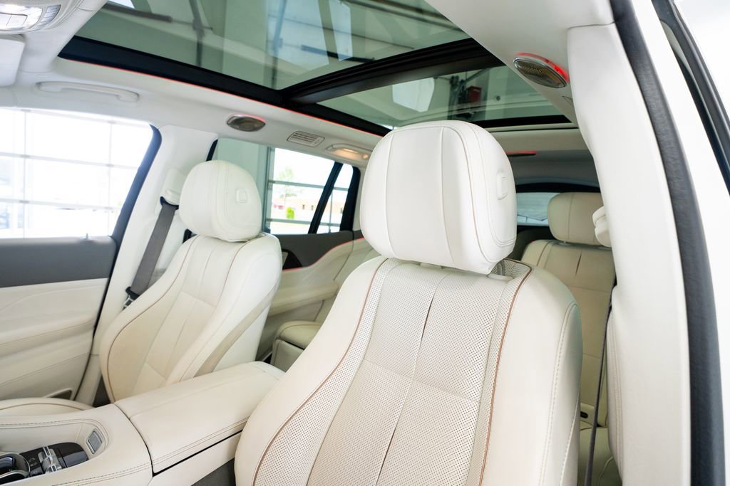 Used 2023 Mercedes-Benz Maybach GLS 600 4MATIC image 37
