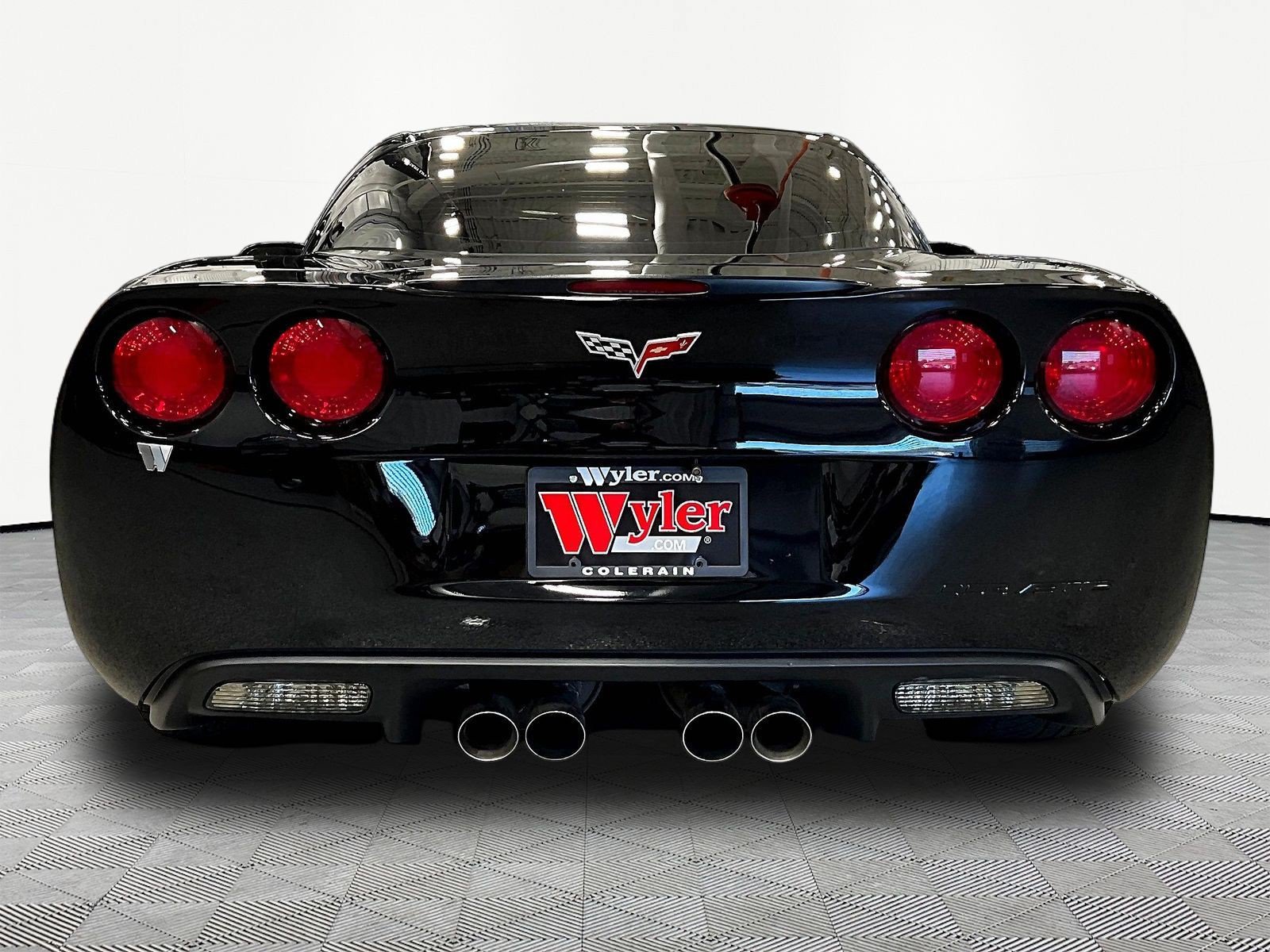 Used 2007 Chevrolet Corvette Coupe w/ Performance Package RWD image 5