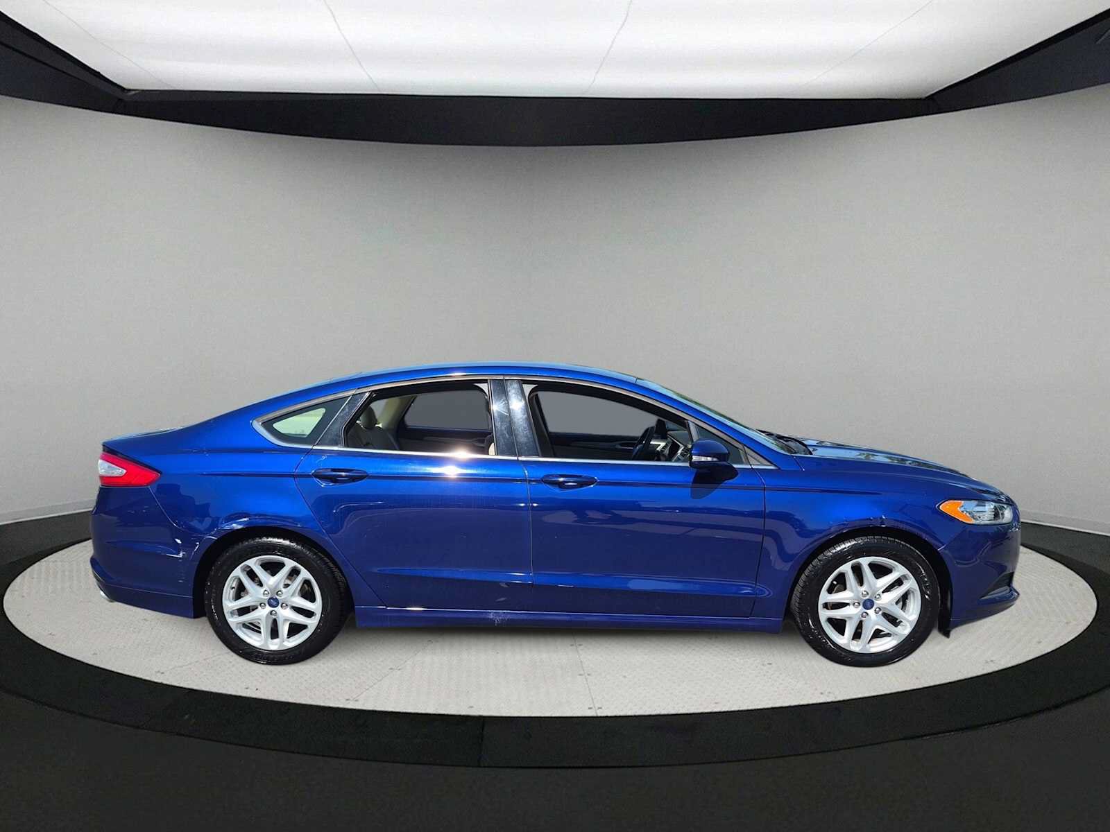 Used 2014 Ford Fusion SE FWD image 9