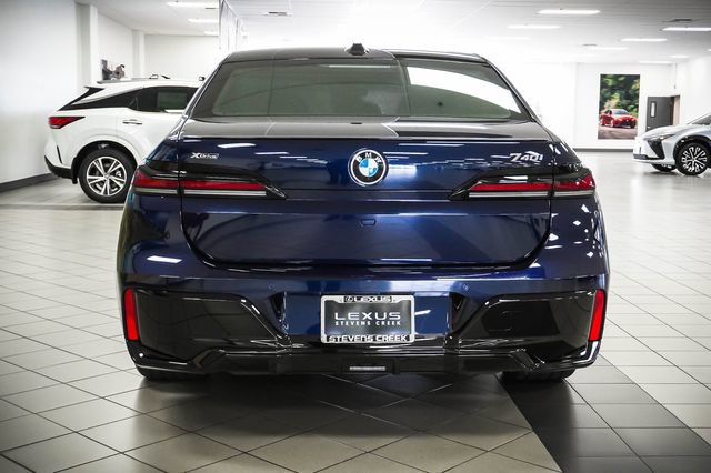 Used 2024 BMW 740i xDrive AWD/4WD image 7