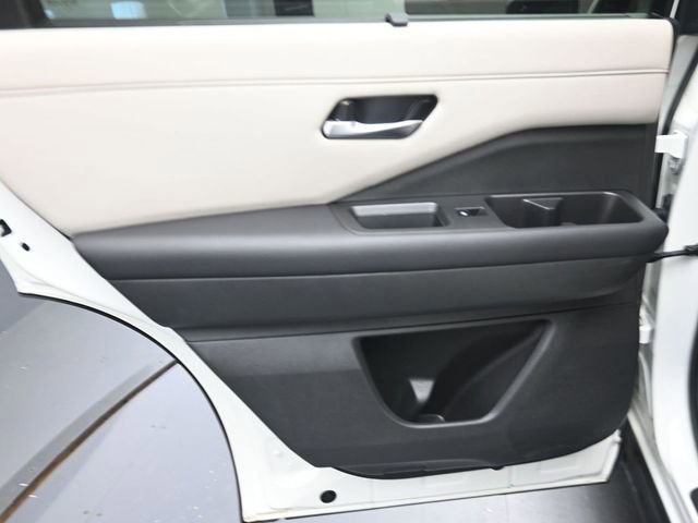 Used 2023 Nissan Pathfinder SL w/ SL Premium Package image 23