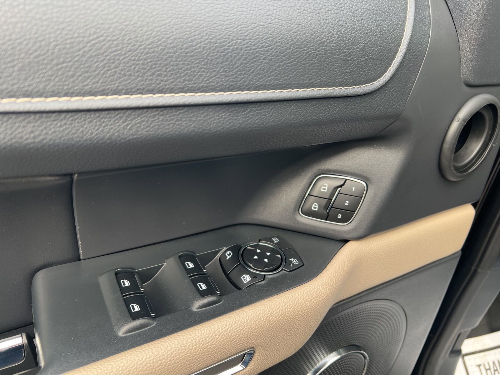 Used 2023 Ford Expedition Limited image 20