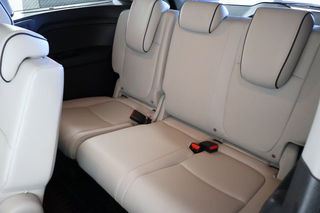 Used 2025 Honda Odyssey Touring image 11