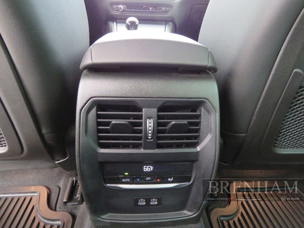 Used 2022 BMW 330e image 18