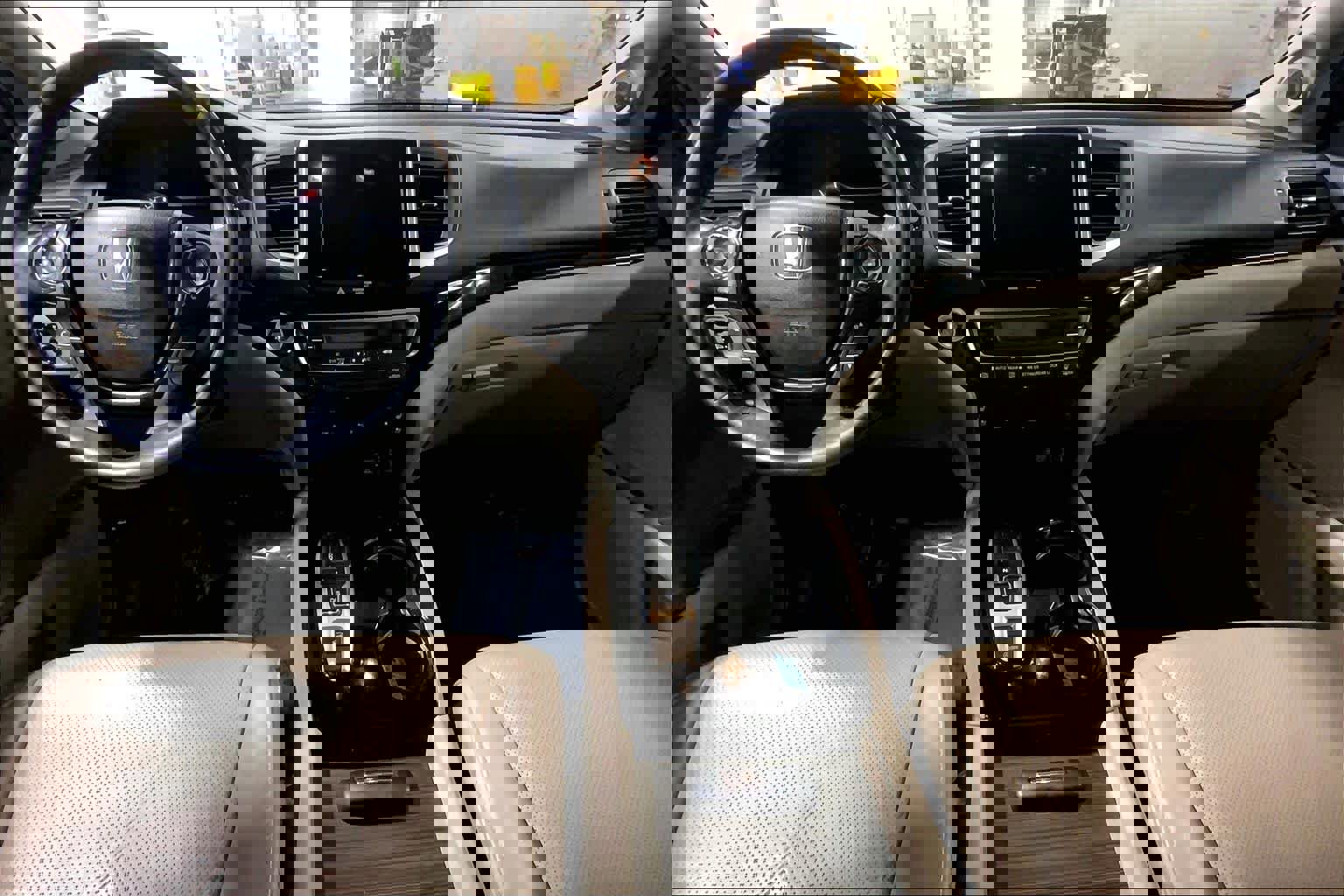 Used 2018 Honda Pilot Elite image 15