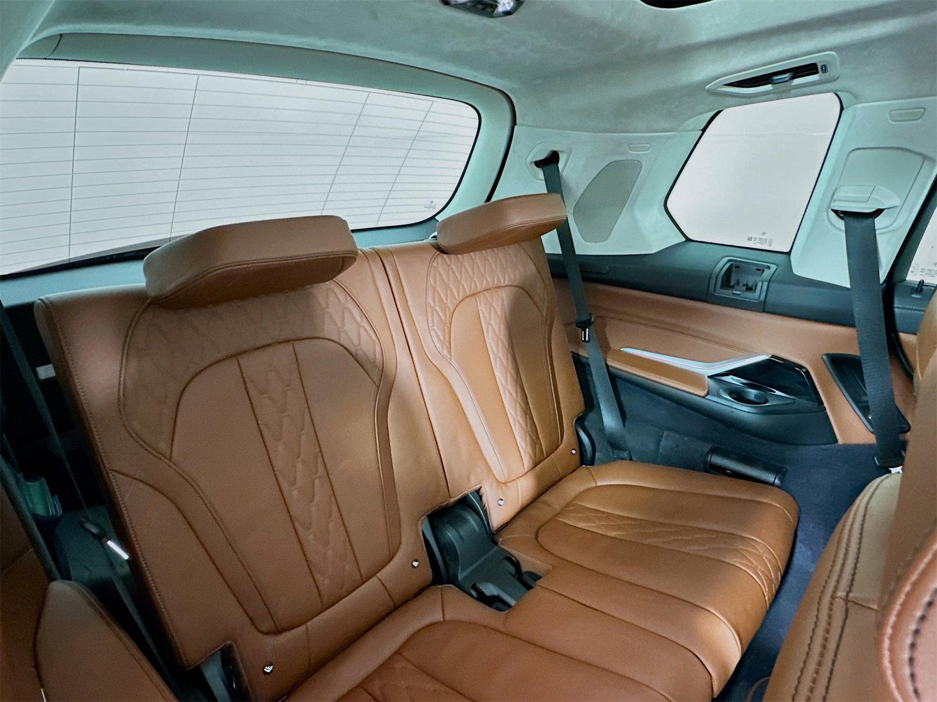 Used 2024 BMW ALPINA XB7 image 30