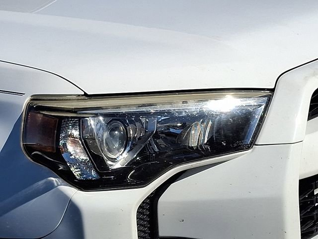 Used 2015 Toyota 4Runner SR5 AWD/4WD image 27