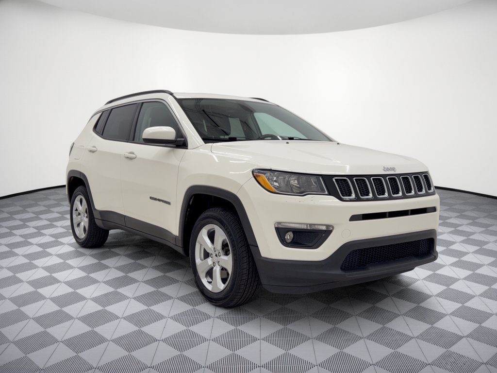 Used 2017 Jeep Compass Latitude w/ Popular Equipment Group AWD/4WD image 7