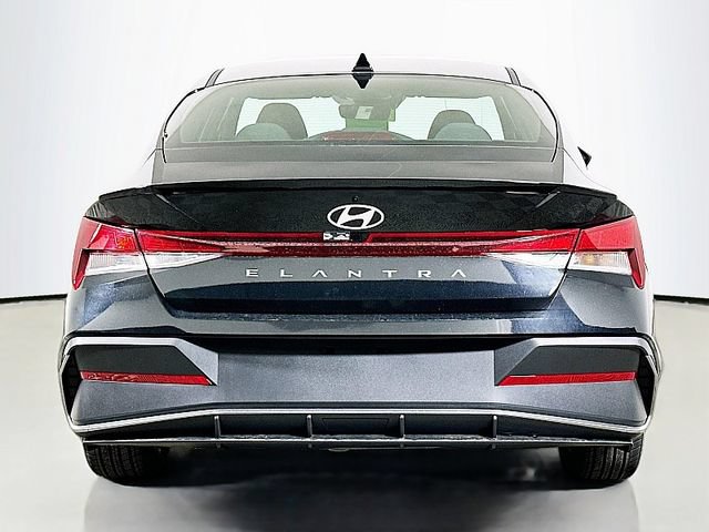 Used 2026 Hyundai Elantra Sport FWD image 5